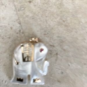 14kt mother off pearl elaphant